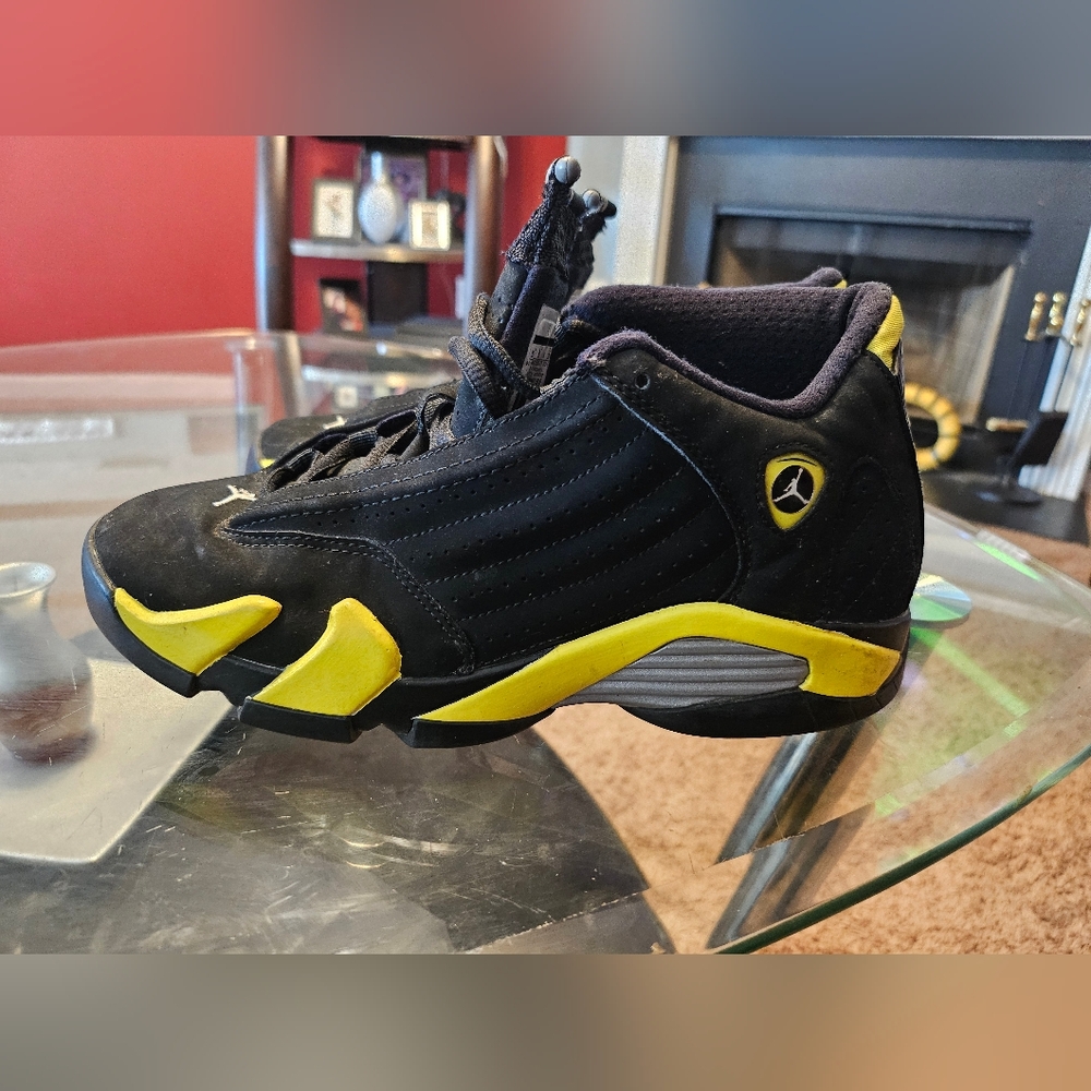 Air jordan 14 Retro thunder size 5.5
